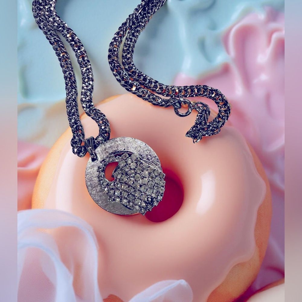 Vintage Hilton windup hidden‎ watch pendant with rhinestones working